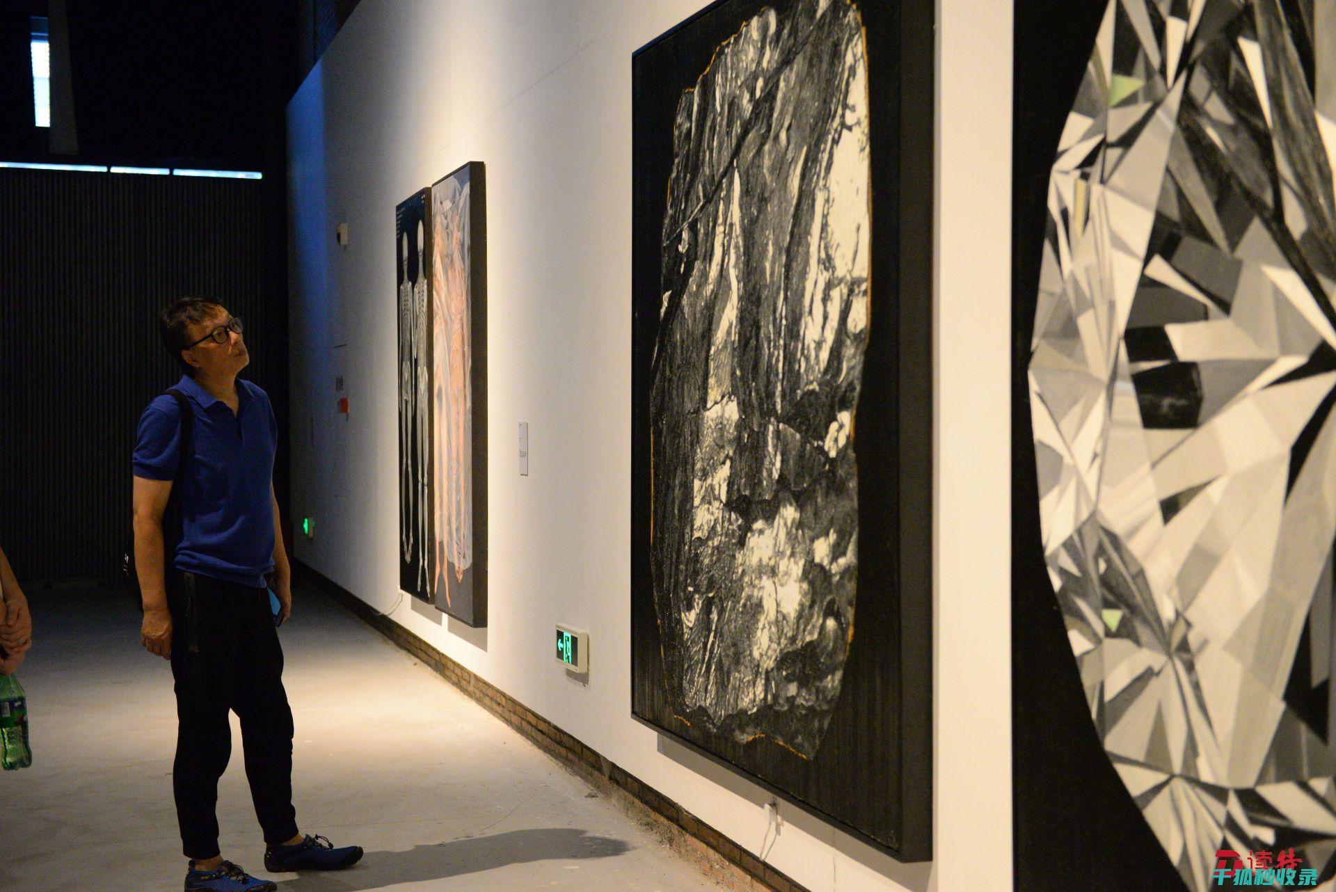 艺术展览策划：如何在展览中设置措施防止马克笔痕迹出现 (艺术展览策划方案)