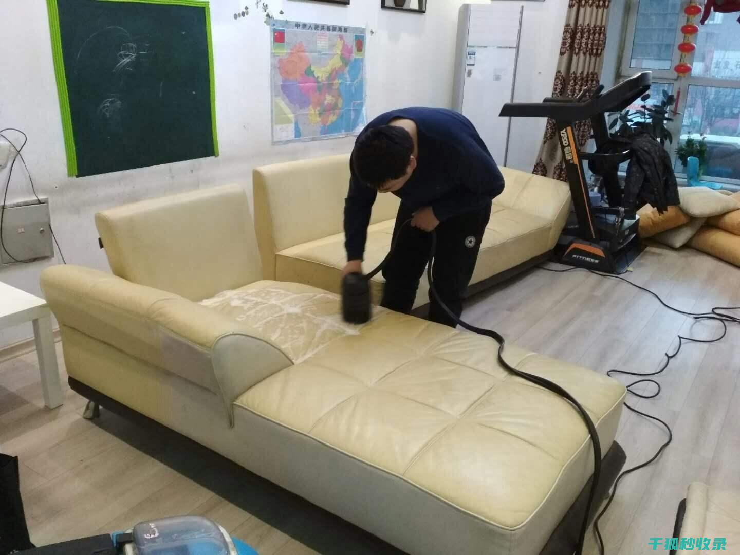 布艺沙发清洗指南：让你的沙发焕然一新 (布艺沙发清洗剂哪个牌子最好)