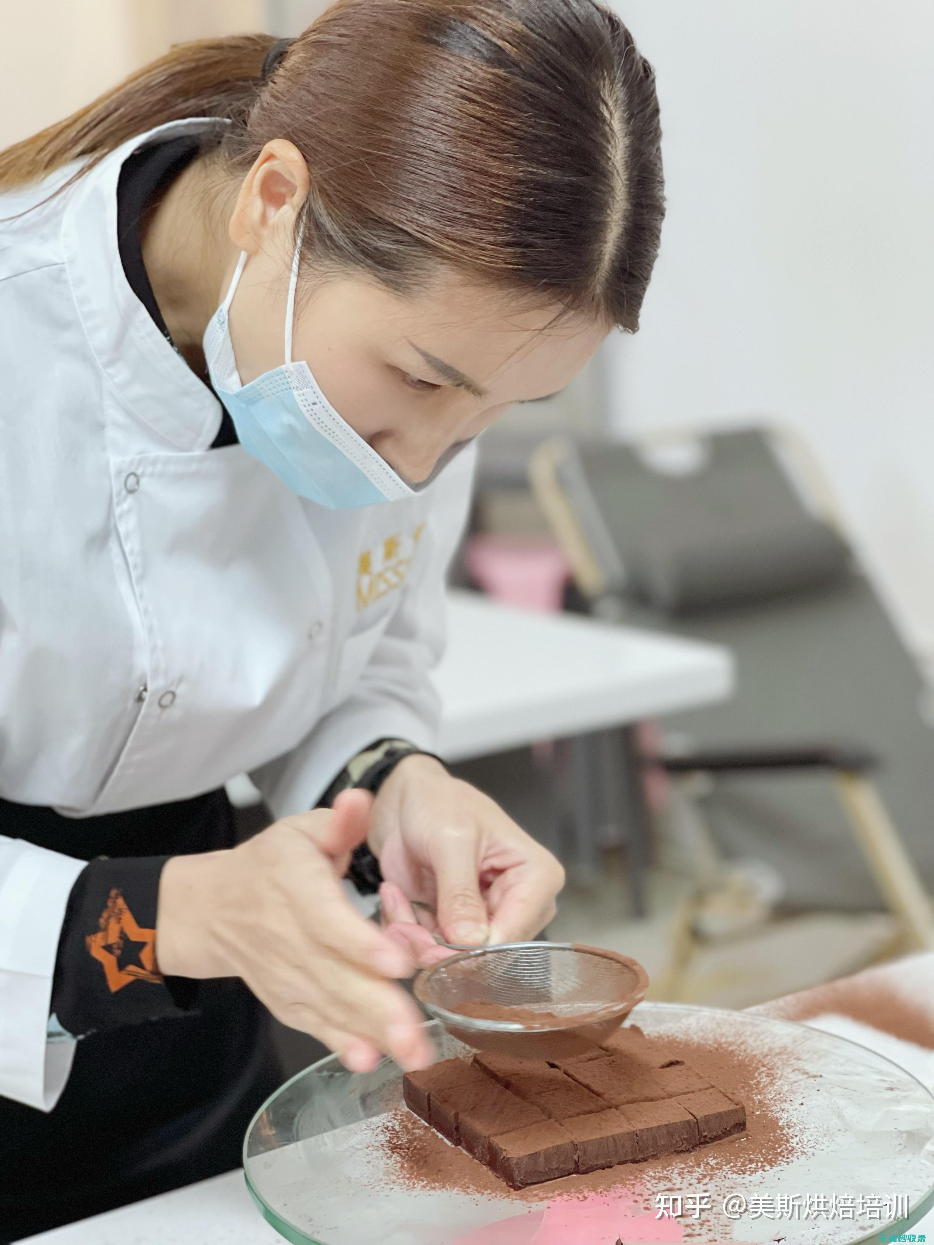 烘焙小白的救星：防止饼干烤焦的简易方法 (烘焙从新手到高手)